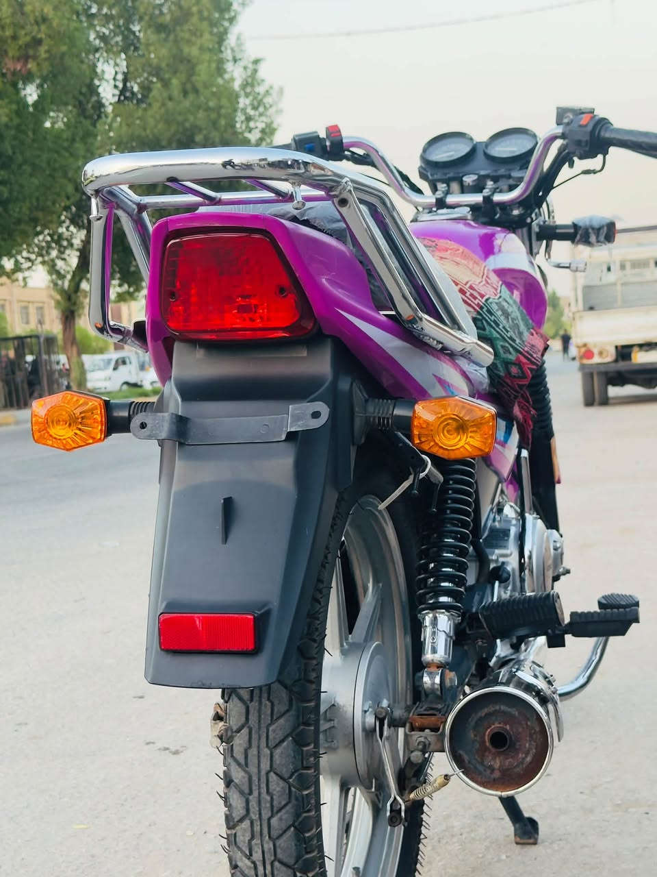دراجه دايون موديل ٢٣ مكفوله كفاله عاامه ربع دينار ماذب عليه واحله من الصور برغي واحد ماامفتوح بيه 
وكيله الجوهره مكاني كربلاء حي العسكري سوك العاابد سعر ١٦٠٠ وبيه مجال بخدمتكم 
***********
