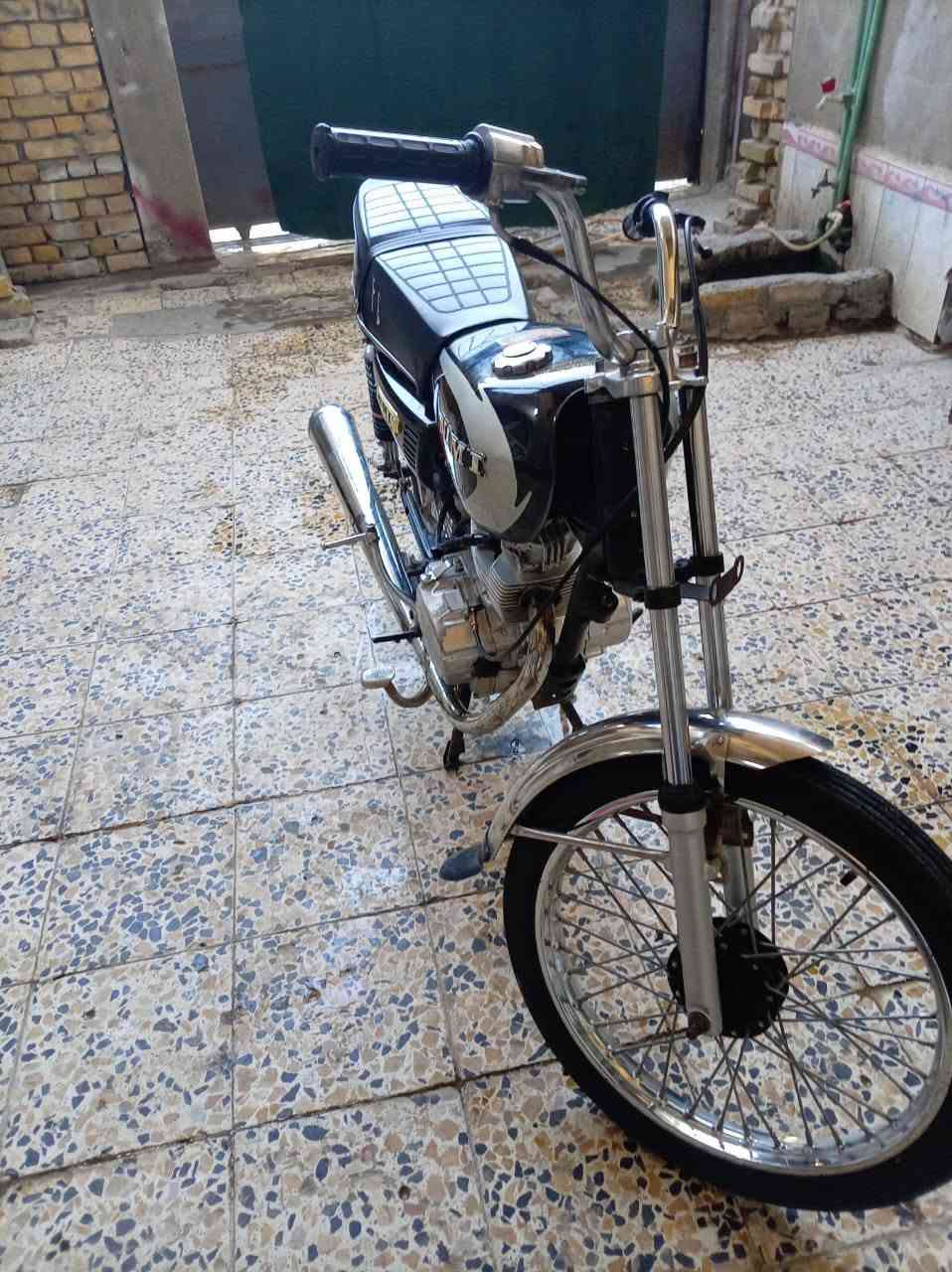 سلام عليكم دراجه 4 كير مكينه نامه برو دراجه حلوه ونضيفه فصله مشي ناعمه صالنصه ام صوت غراض جديده نص لغراض 26 مكينه موديل 19 قويه بشكل سعر 400 وبيه مجال مكاني ناصريه مركز رقمي *********** بي واتساب او تصال
