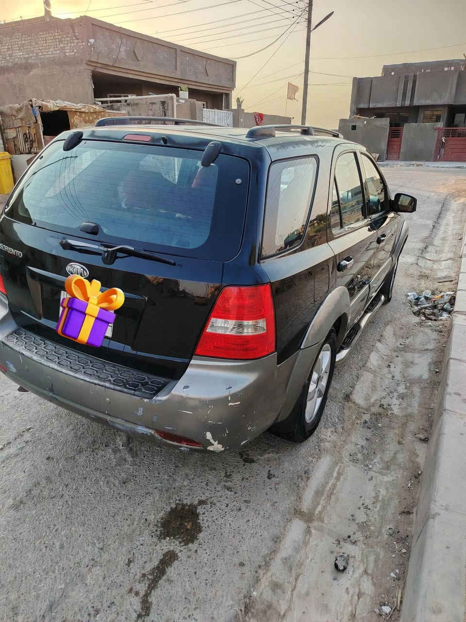 سورنتو 9 رقم  واسط فور ويل سياره نظيفه ومناسبه تحتاج تلحيضات بسيطه. 
سياره تبريد ثلج لايت زنون ناعمه قويه ترايك وين متريد السعر 85$ وبيها مجال بسيط هاتف ***********
