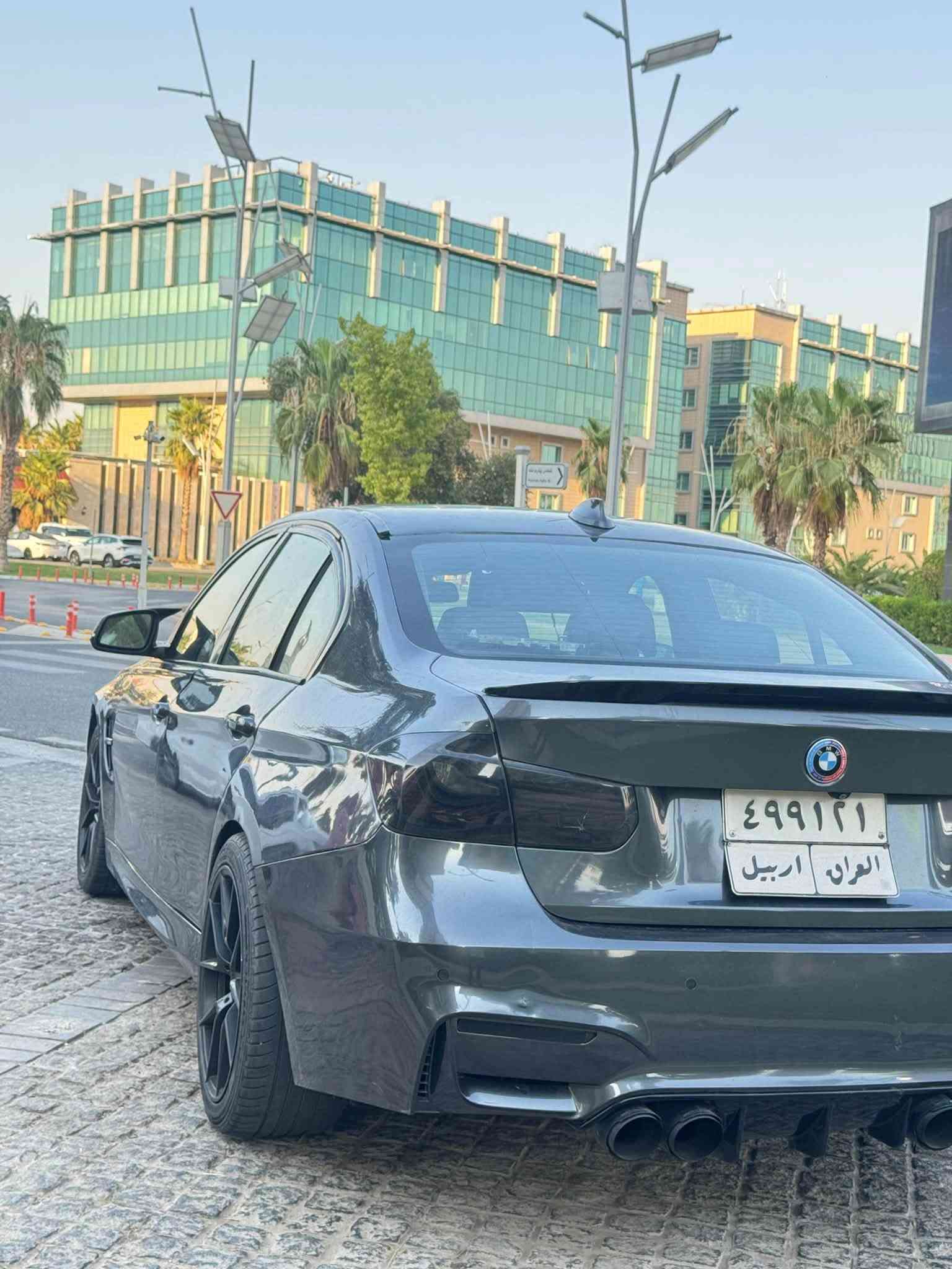 بي إم دبليو 330xi • فول مواصفات • غرامة 18 ورقة