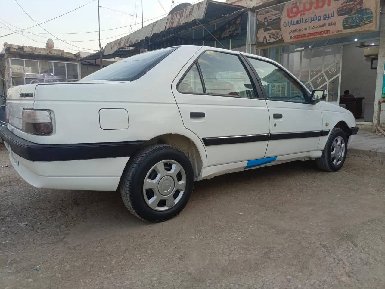 بيجو 405 GLX  
رقم بابل  مالكها نجف 
كفاله كير ومحرك جدد   لاضربه ولاصبغ ماعده شي قليل صبغ بقبق الجنطه 
مكفوله من التبديل وصبغ وشواصي. 
تخم تايرات جديد 
 . السياره بدون خياس نظيفه مال جنيان. 
مكان السياره نجف الكوفه 
السعر 30 وبي مجال مكلف بالنشر  رقم صاحب السياره ***********
