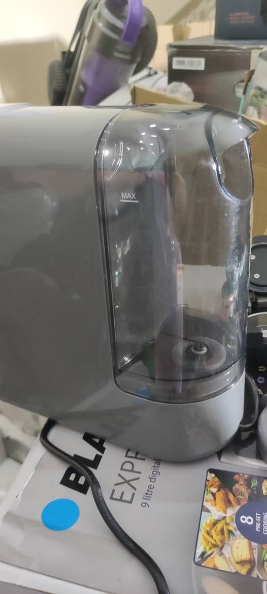 ماكينة قهوة كبسولات 3 في 1 ماركة DSP☕

تدعم عدد من الكبسولات المختلفة مثل كبسولات اسبريسو ودولتشي وغيرها كما أنها مزودة بقالب مخصص للقهوة المطحونة يسمح لك بتحضير العديد من المشروبات مثل الاسبريسو أو اللاتيه أو الكابتشينو أو القهوة الأمريكية

مميزاتها :

- يمكنك تحضير 4 اكواب 
- الجهد: 220-240 فولت ~ 50 هرتز
- الطاقة: 1400 واط
- ضغط المضخة: 20 بار
- سعة خزان المياه: 700 مل
- وقت التحضير: 40 ثانية
- خزان مياه شفاف قابل للفصل
- يمكن إيقافها يدويًا أو تلقائيًا
- توقف تلقائي في حالة نقص المياه
- إيقاف تلقائي لمدة 10 دقائق
- تدعم أنواع مختلفة من الكبسولات
- تحتوي على زرين : زر للأكواب الكبير ، زر للأكواب الصغيرة

الملحقات: 
 محول لمسحوق القهوة، محول لكبسولات نسبرسو، محول لسعة دولتشي جوستو، ملعقة قياس ، وعاء مسحوق لكوب واحد، وعاء مسحوق لكوبين

----
أطلبه والستفسار وتساب ***********
