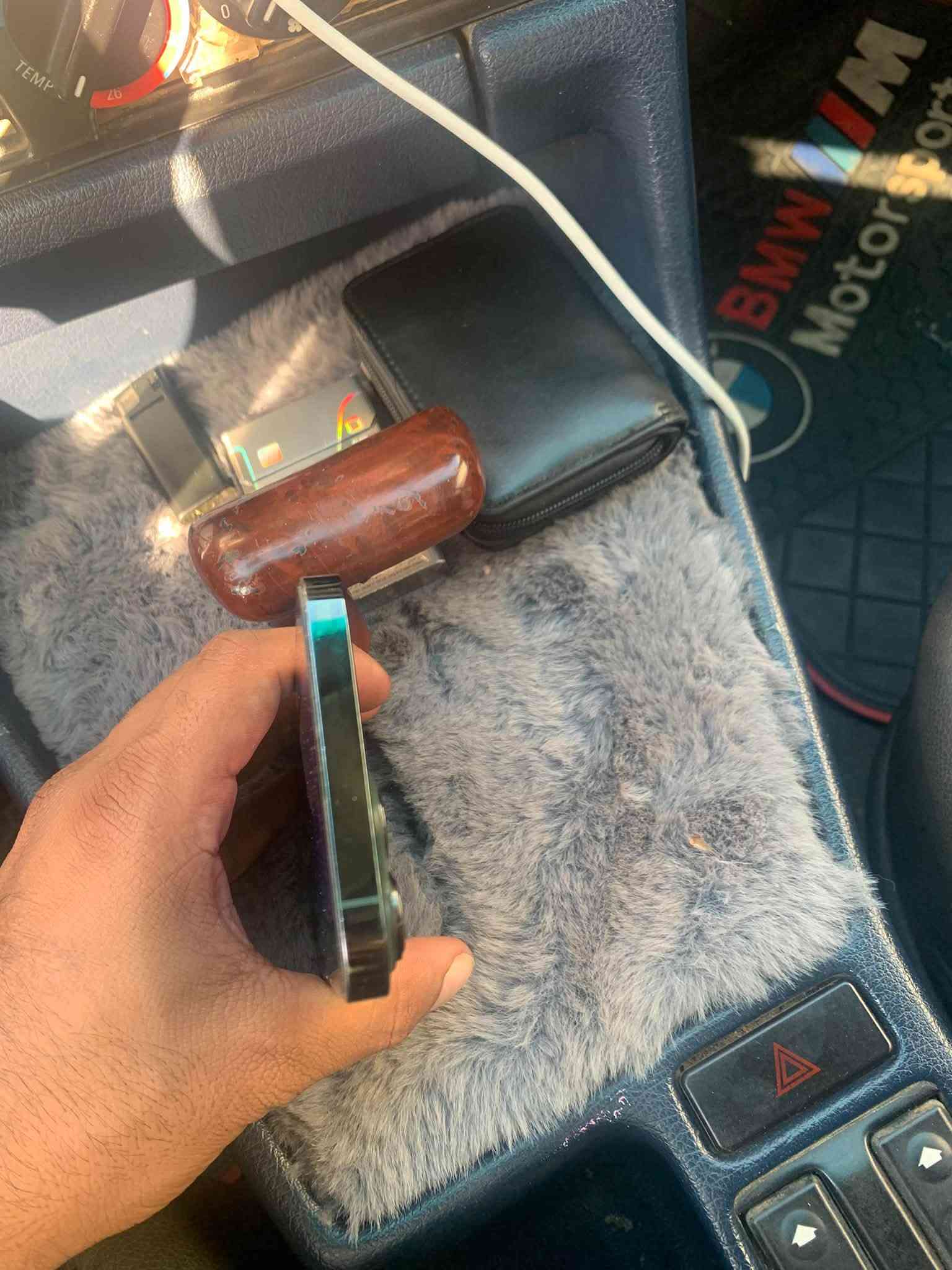 سلام عليكم ايفون 13 برو ماكس لون مميز زيتوني ذاكره 512 بطاريه 79 بلادي ممعلايه ومابي صرف شحن ابدا جهاز وتر ع وضع شركه نموذج m فول نضافه مكاني بسمايه رقمي ***********  السعرر 775 وبي مجال قطعه حيل نضيفه
