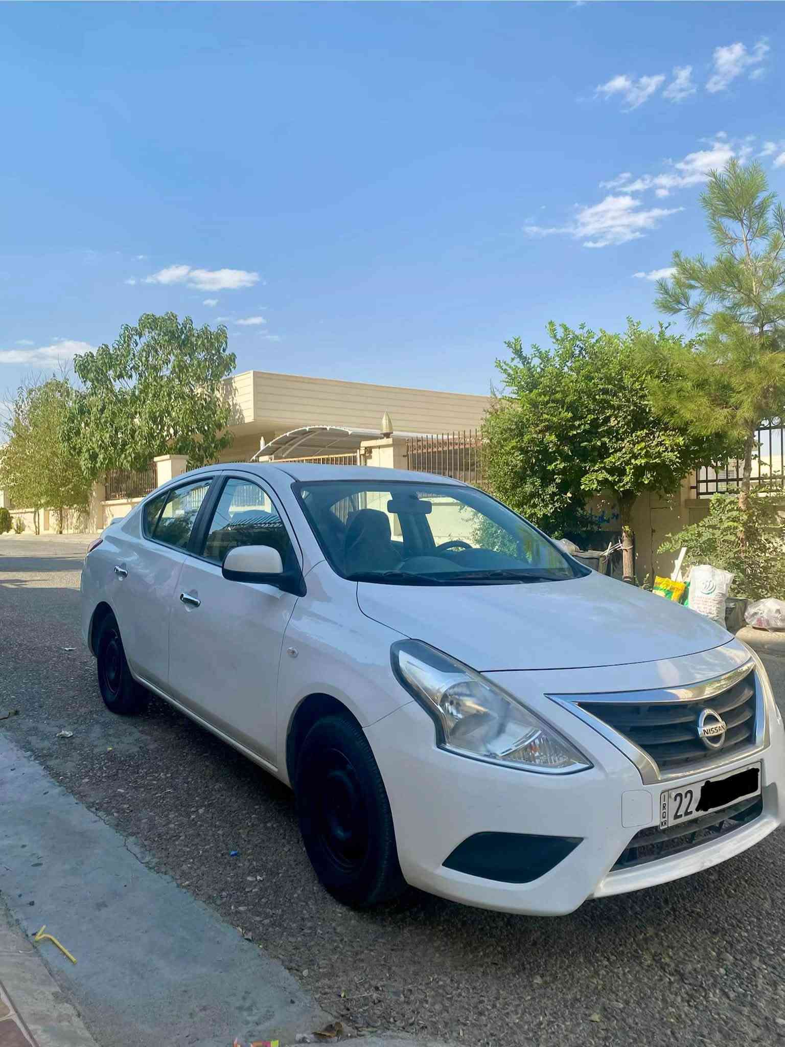 نيسان صني • ٢٠١٦ • أبيض