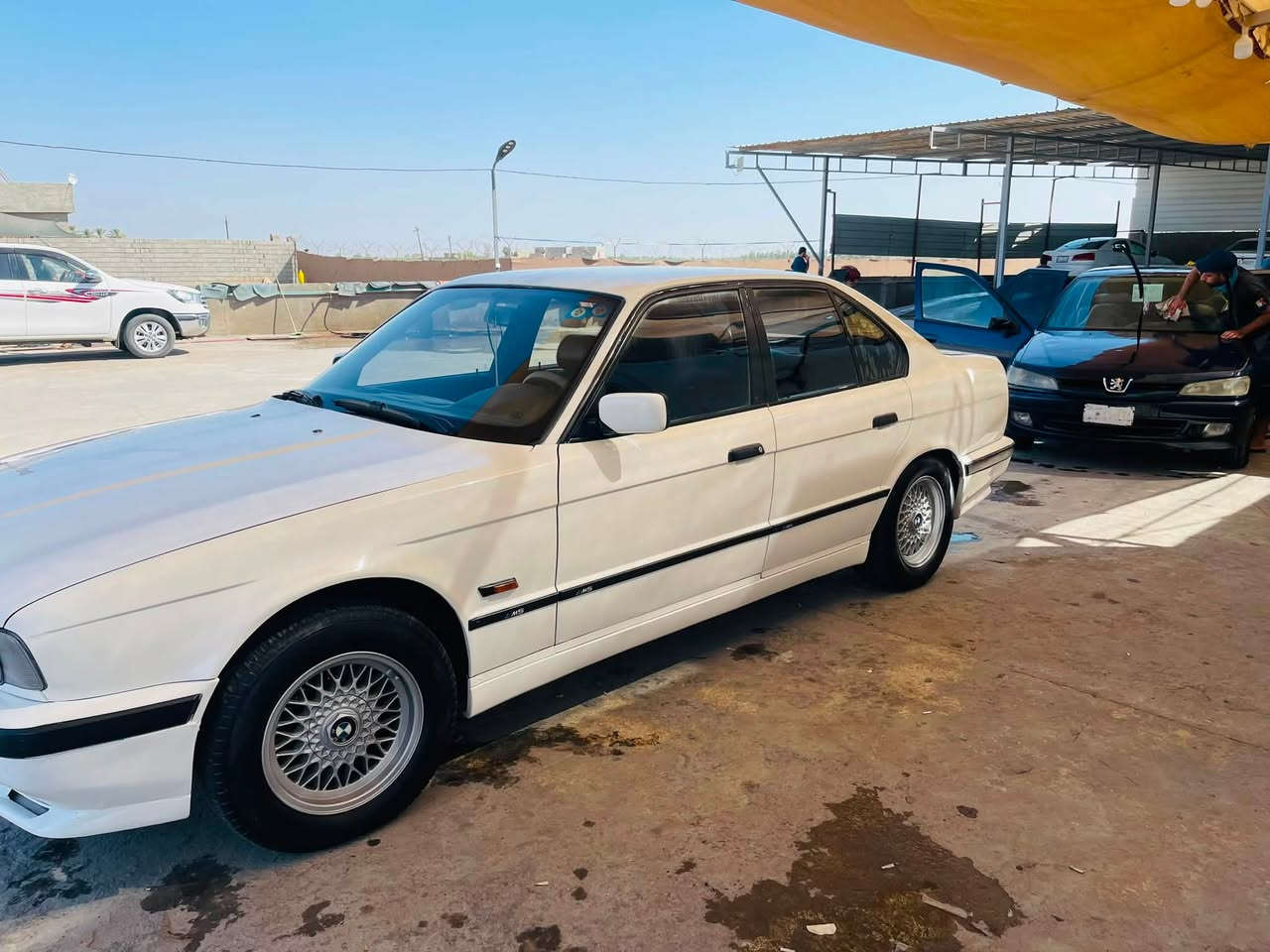 السلام عليكم بي ام للبيع 525 كير محرك خير من الله صدر تخم تاير جديد تبريد ثلج موديل 90 رقم بغداد دولي بسمي هزه جديده تحويل مباشر كهربائيات كله شغاله مكان السياره بغداد السعر 52 وبيها مجال حك الجيه بصيط السياره مصبوغه عام بدون ضربه رقم الجوال *********** اتصال ☎️ ***********واتساب فقط
