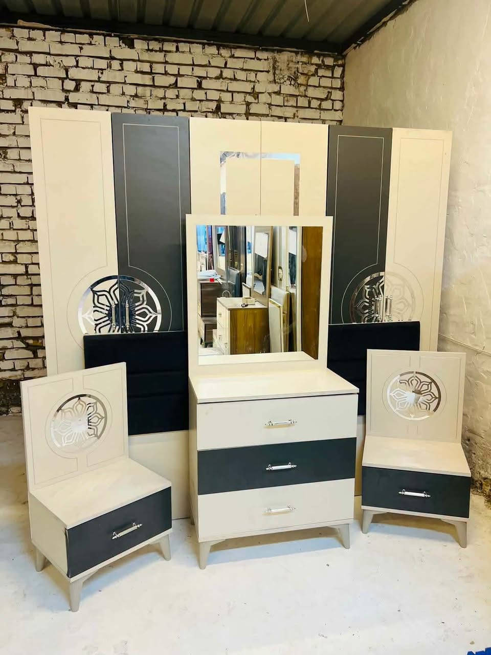 💎💗 غرفة تركي مستخدم
5قطع 
💯 نظافة 90
🚪 نظام ابواب مرتب
السعر 450
نقل وشد داخل بغداد مجاني ومحافظات بكروه
للحجز اخذ سكرين وتفضل وات ساب ***********
