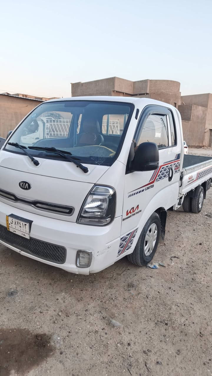 سلام عليكم
للبيع كيا  حمل
موديل   22
رقم بغداد تحويل ثاني يوم
محرك كير كفاله 
ماشيه 120
تخم تاير جديد 
السعر،     139 بي مجال 
العنوان الانبار عامريه 
***********
***********
