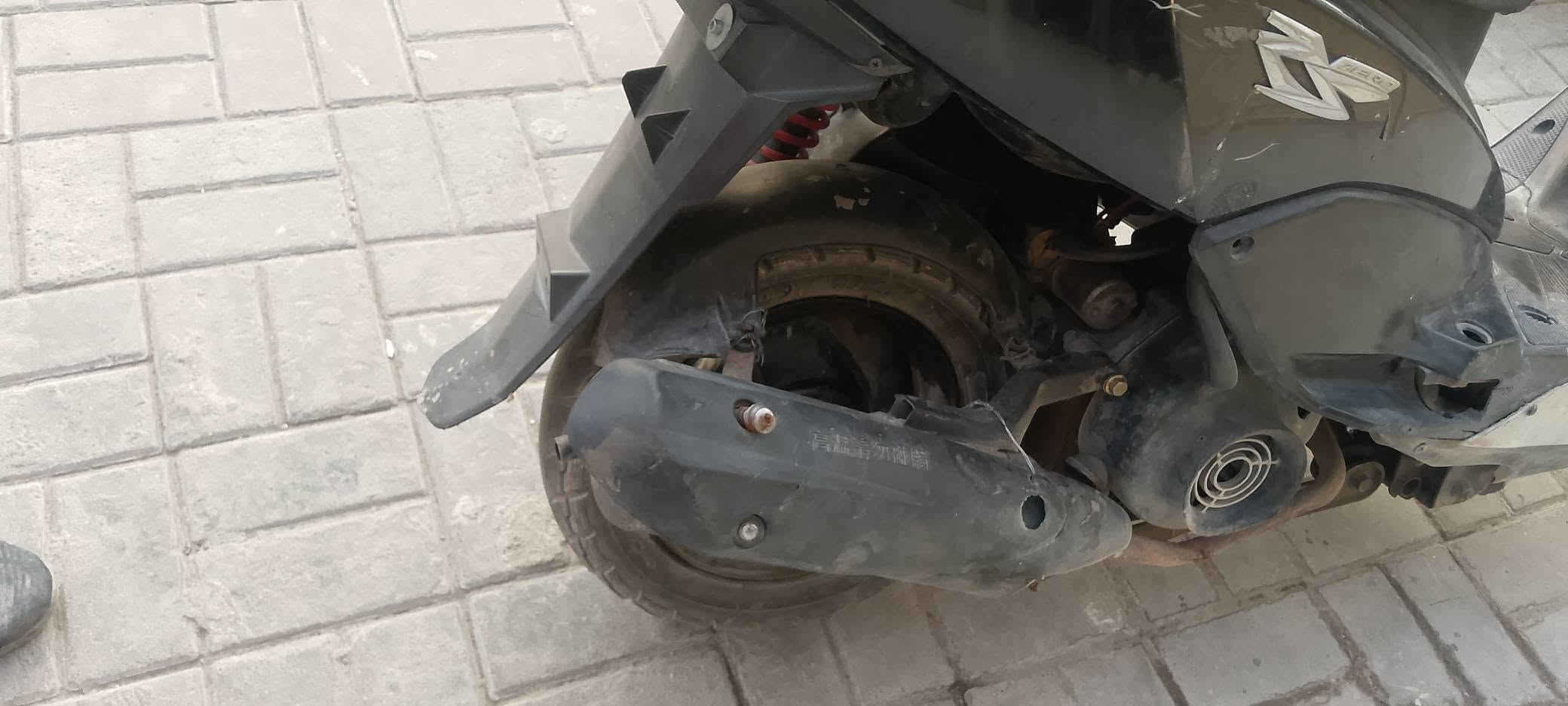 ماكس مضلع حديث
دراجة بيه نزاقص بسيطة 
دشيلي مال سلف ديجلب  وموحود عندي واحد بس ما مبدلة

وايرات الجوزة فالته ومرابجلهة دكمة بس سويج موجود وتففل ستيرن 
ونقص قمجي مال كيلو متر 
نواقص بسيطة 
وكفرات شوية تعبانة 
عارضه ب٤٠٠ وبيه مجال 
شلعه ومعدل فول لا تأخير بالشتغيل لا تبخير لا تنقيص 
مكاني بدورة 
***********
