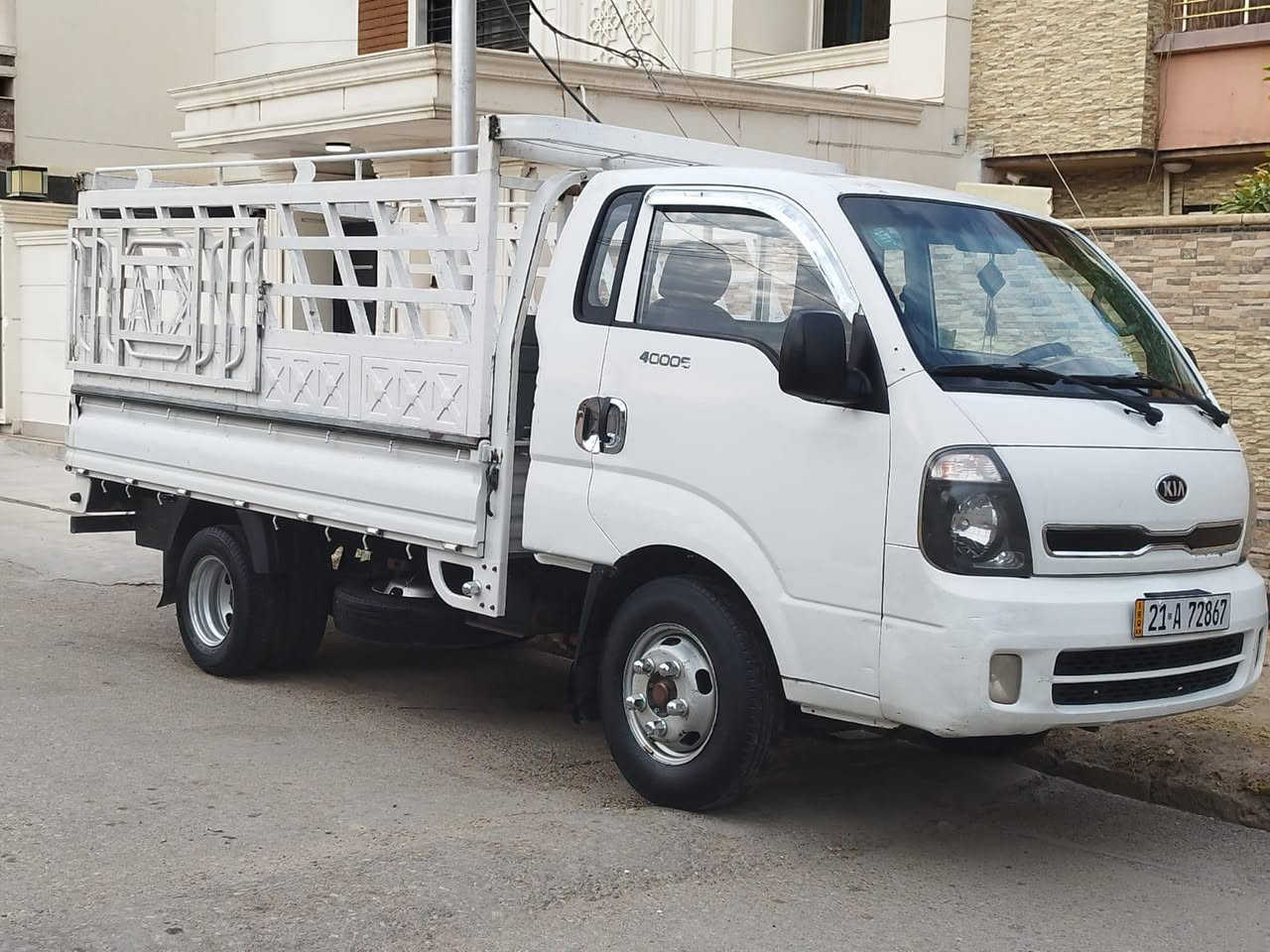 کیا ٤٠٠٠
سەنەوی بەناو خۆمە تاکو ٢٠٣٠ تازەیە
تایەی ١٤
تانکی ١٢٠ لتری
گێڕ مەکینە تەبرید هەموی بەشەرت 
بێ بۆیاغ
نرخی ١٥٠  کرکوک
***********
