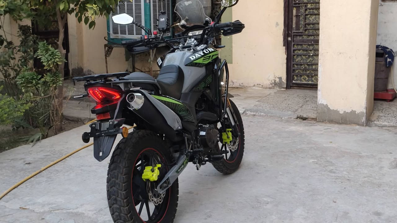 السلام عليكم ادفنجر 2026محرك 300cc
السلام عليكم دايون ادفنجر 2026 محرك 300cc جديده بعده بل جيس صالي شهر ونص من منزله مرقمه رقم اربيل السعر 3 ملايين و 500 مكاني الديوانيه
الرقم ***********
