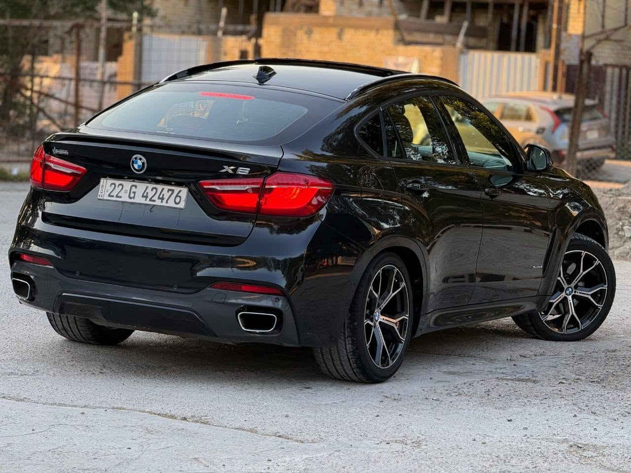 السلام عليكم
Bmw x6 f16 2015
فول مواصفات ميحتاج اذكرهم
1على1
ملاحظة 
(((السيارة مابيها محرك )))
العنوان 
بغداد حي النصر 
السعر 155 ورقة 
***********
