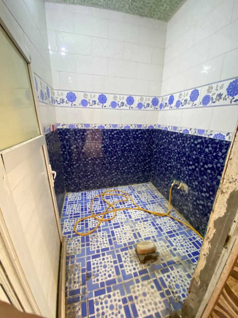 لايجار  بيت لايجار لشيشان لاوله خلف لصحفين 
ايجار ه 250 ولماعده بلاش ويدلل الفقير 
***********

