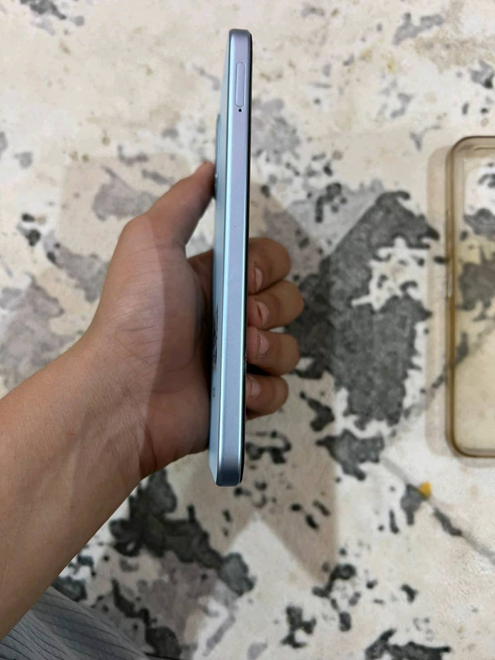 جهاز اوبو6نضيف صار عدي شهرين من اخذته مابي ولا خدش سعره 275وبي مجال العنوان البصره الهارثه الرقم ***********