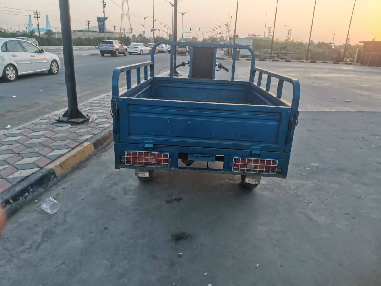 سلام عليكم ستوته دايوان نضيفه مديل 18 محرك جديد مديل 25 كامله رقم وسنويه تخم تايرات متخسر عليه بس لامداور مال المرور مكاني انوار صدر اليريده خلي يخابرني لو يراسني ***********واتساب موجود
