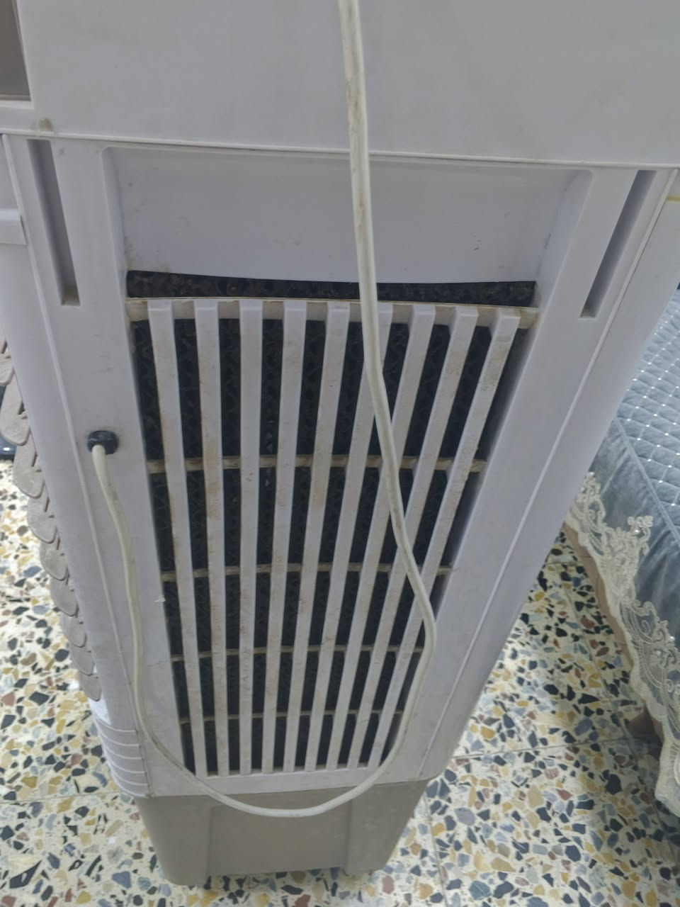 سلام عليكم مبرده للبيع سعر 80 وبيها مجال قليل  ***********
