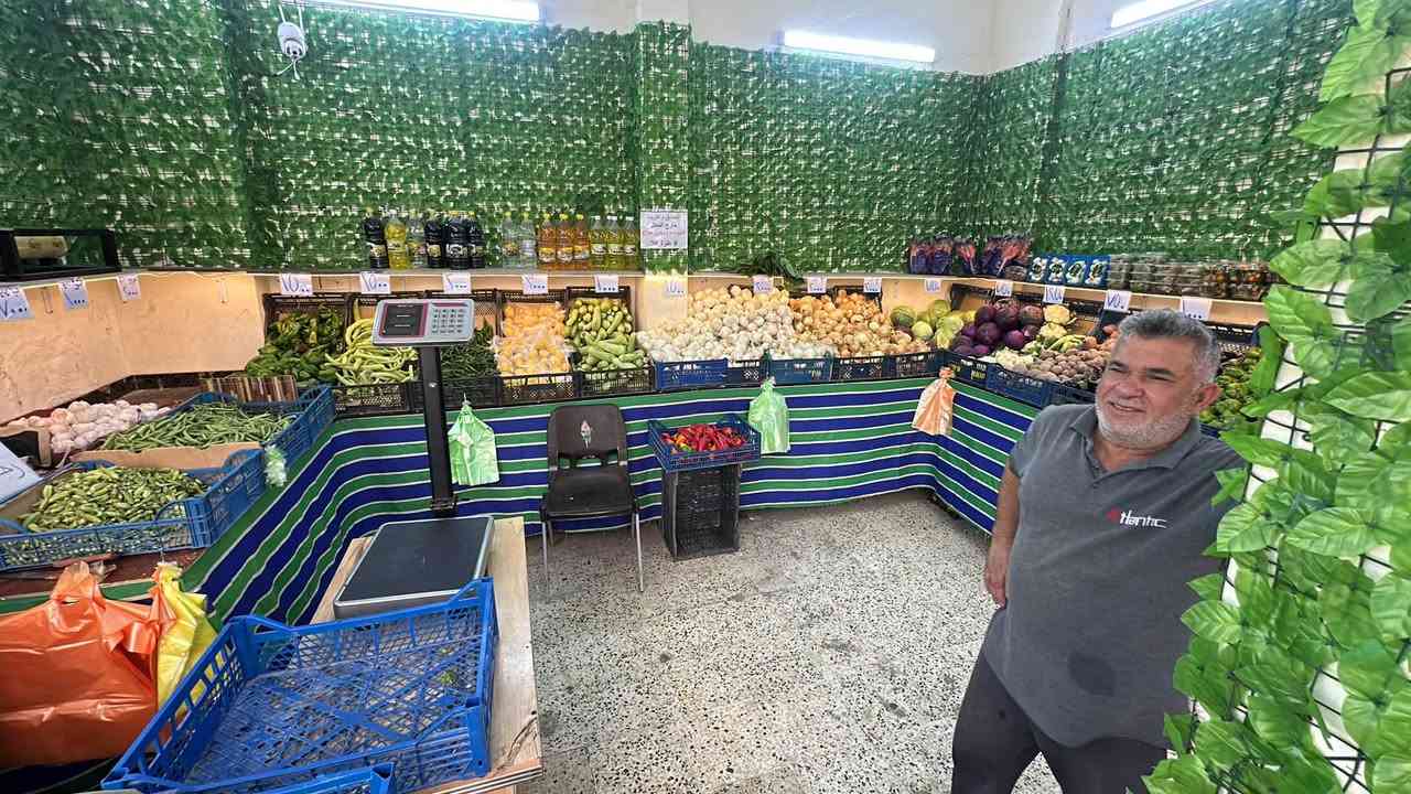 سلام عليكم علوة مخضر معروضة للبيع
المكان الاعظميه شارع سهام مقابيل مدرسه الاعظميه 
للاستفسار ***********
