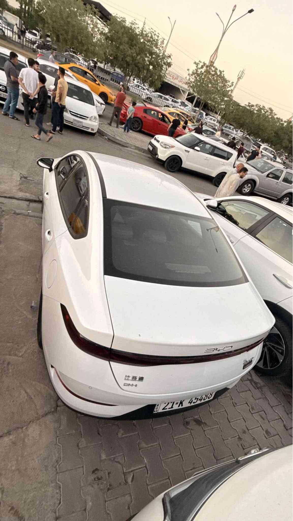 سلام عليكم 
byd
كن بلاص ارغب شكل 
وسعر كلش مناسب 
2025
رصعه وحده بالهلال منزلها 
ماشيه 19000km
مكاني كركوك
*********** كركوك, العراق
