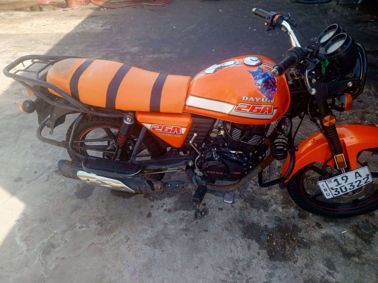سلام عليكم من رخصه الادمن دايون نفخ مديل 22 سنويه ورقم كربلاء باسمي مداور ثاني يوم بيها نقص ضفيره+ باتري* صفاحيات غير هيج كلشي مناقصها الدراجه جانت متروكه سعرها 2200 مليونين و200 وبيها مجال مكاني كنطره السلام متواجد علخط وعلواتس فقط ***********
