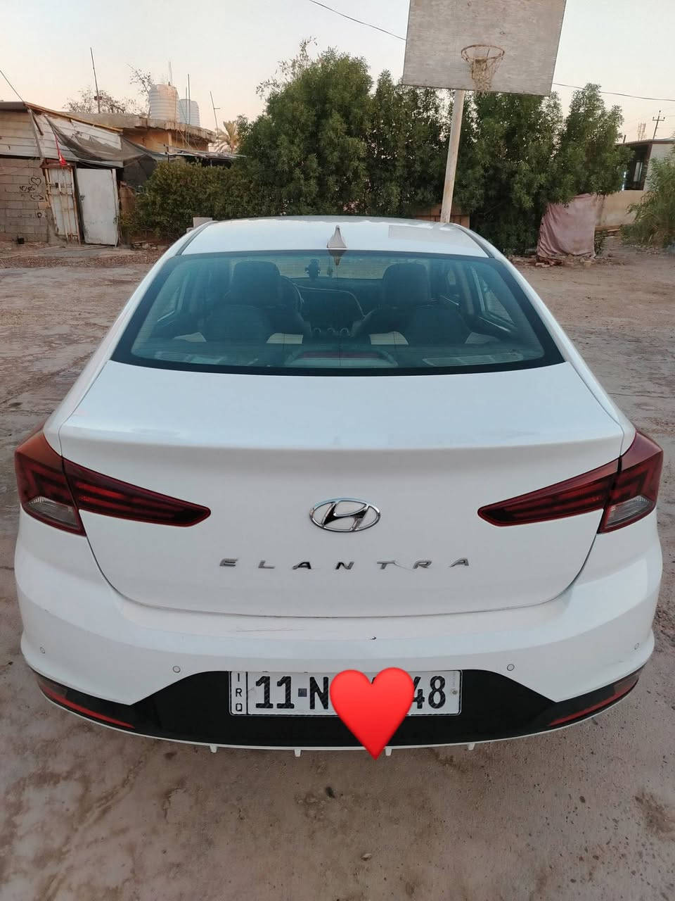 مكلف بل نشر
السلام عليكم  
الانترا 2020 خليجي
رقم بغداد نكليزي بسمي 
بيها كم بارد قليل كلش

فول مواصفات واحد ع واحد 
مواصفات 
محرك 2000
بصمه تشغيل 
بصمه ابواب 
فتحه سلايت 
شاشه 
كاميرا 
حساسات امامي خلفي
يدات نيكل 
خمسه ويل كب 
مري شفط +اشاير بل مري 
اشاير ترحيب 
هزه وسنويه جديده لحد 2032
تخم تاير جديد 
***********
***********
السعر.. 145
