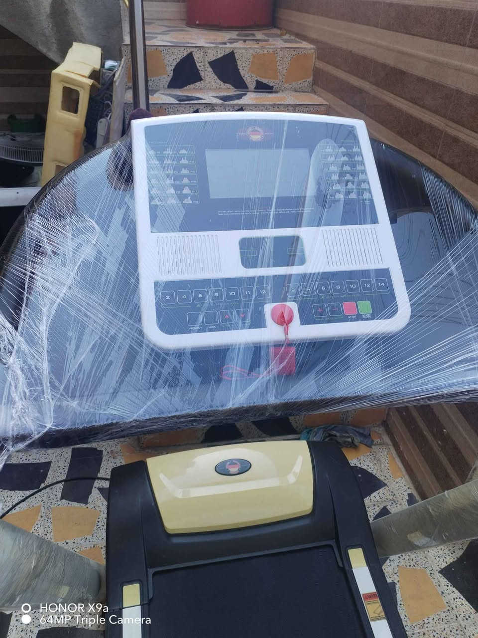 جهاز مشي سوبر مارشال حجم كبير يتحمل وزن اكثر من 160 كيلو نظام جبلي قياس نبضات القلب شاشة جديدة. 
اربيل *********** أربيل, العراق
