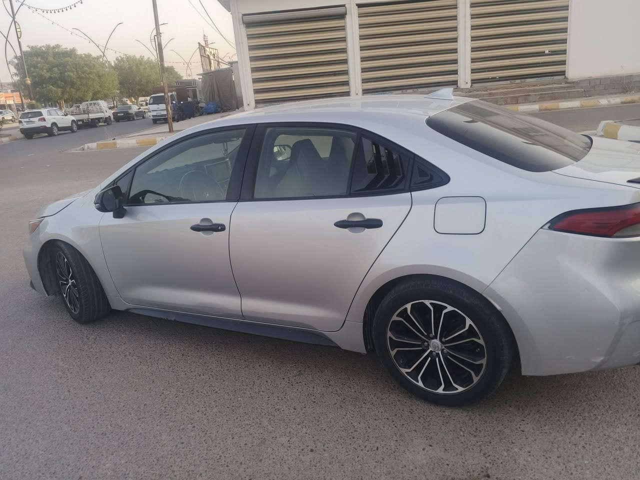 السلام عليكم للبيع كورلا 2021 امريكي بسمي تحويل مباشر se
مواصفاتها معروفه اشاير كار بلي وبعد هواي مواصفات ماشيه 150 ميل 
تخم تاير قبل اسبوع شادهن وكفاله محرك وكير وحداديه  حادثها بامريكا بابين عكس سائق مصلحات راجع بلادي وشفتات ستيرن وتحكمات جهتين كامره وسلايد شاشه.… 
السعر 137 وبيهه مجال بسيط الاتصال بالرقم ***********
مكانها الفلوجه
