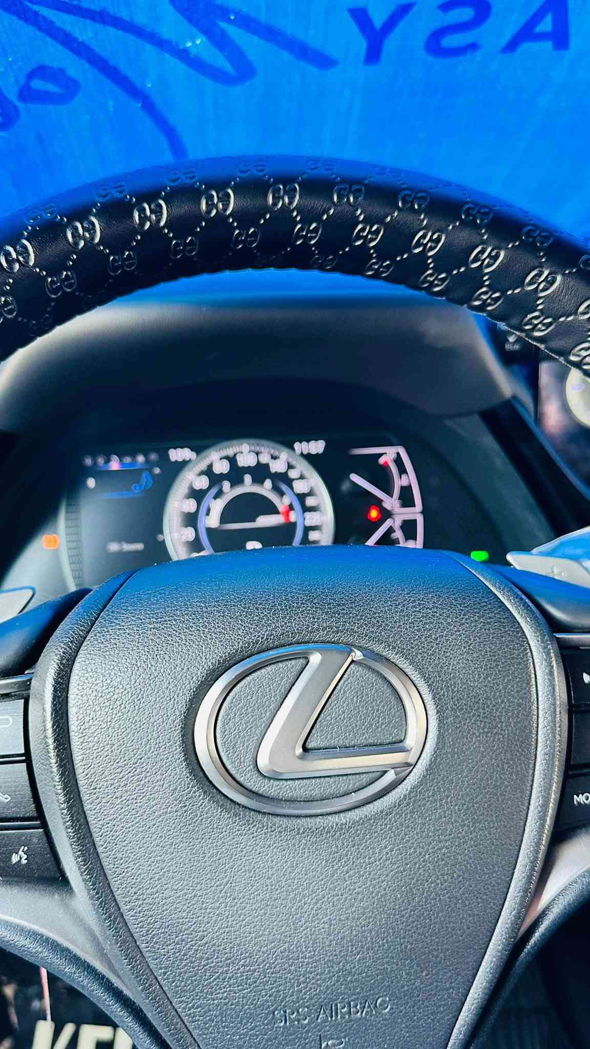 ✨ لكزس ES350 موديل 2023 – فخامة، نظافة، ومواصفات كاملة ✨
🚘 Lexus ES350 –موديل 2023 🤍 

 📍 السيارة كلها كبس داخل، وسيرفس شركة ساز 🔰 محرك 3.5 لتر 📊 الممشى: 39 ألف كم

وارد امريكي ✅ كلين تايتل ✅ فتحة سقف ✅ حساسات 360° ✅ كراسي كهرباء (السائق والراكب) ✅ تبريد للمقاعد (قطعتين) ✅ مستشعرات وقوف ✅ مانع الانحراف عن المسار ✅ توقف ذاتي عند الاقتراب من المركبات ✅ 3 وضعيات قيادة ✅ نظام النقطة العمياء ✅ إضاءة LED داخلية كاملة ✅ Auto Hol

💎 سيارة نظيفة جداً وجاهزة، مناسبة لمن يبحث عن الفخامة والاعتمادية.

📞 للاستفسار: *********** 

.

للبيع او مراوس 

الــســعــر ✅ :: اتصل

_____________________________

نص مكتوب في الصور:
- ١٢:٠٥ م