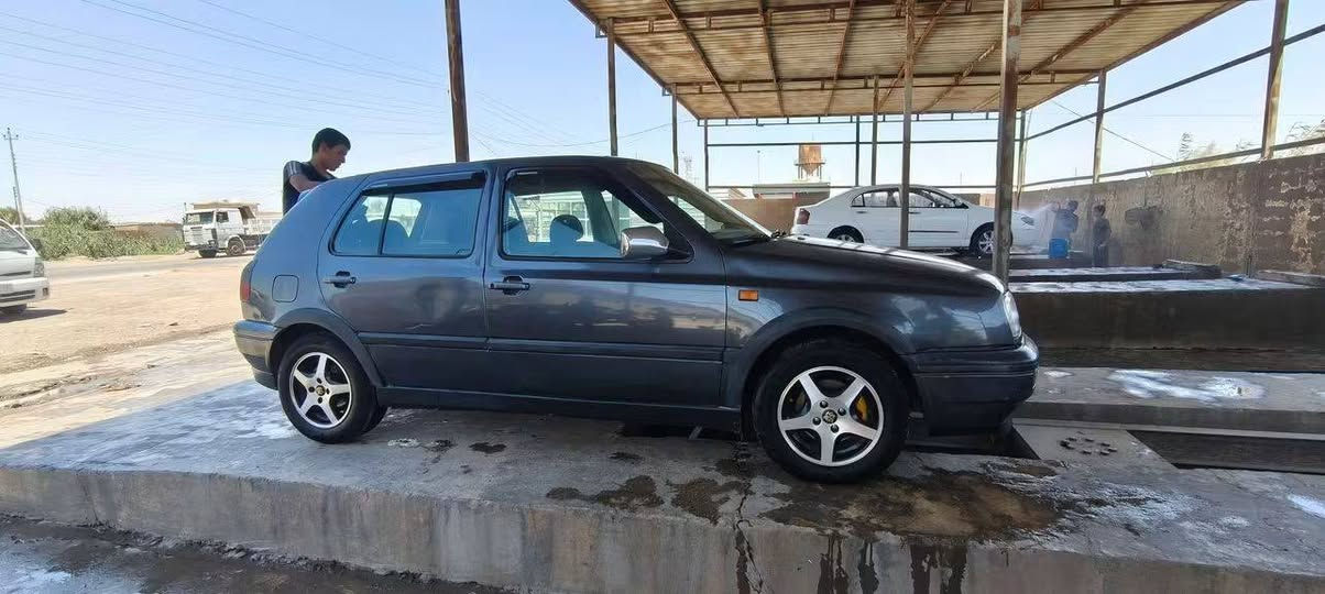 🚗 للبيع كولف 1994
🔹 الموديل: 1994
🔹 المحرك: 2000 cc
🔹 كير: عادي
🔹 رقم بغداد باسمي وتحويل مباشر

السيارة معتنى بيها وكلش نظيفة، وما خليت شي بيها إلا وبدلته من حجي ليث، 

✅ محرك جديد
✅ كهربائيات كاملة
✅ صدر مبدل جديد
✅ منظومة تبريد جديدة وشغالة 
✅ السيارة جاهزة للاستخدام وما تحتاج شي

💰 السعر: 48 ورقة

📍 الموقع: بغداد – تقاطع النهروان – منطقة 9 نيسان
📞 للاتصال: ***********
