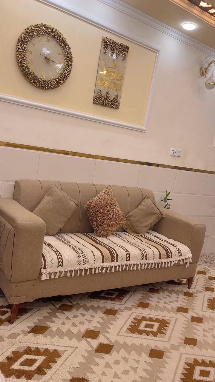 تخم 10مقاعد جديد مع مفرش تخم بوهيمي وموكيت ارضي بوهيمي 450قفل عنوان الشعب حي التجار 
***********
إشارة 
إشارة 
إشارة إلى الأصدقاء 󱢏
