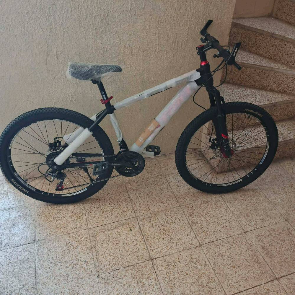 بايسكل Gitma Gtm- x 5 جديد غير مستعمل حجم 26 موصل حي دوميز السعر 200000 موبايل ***********
جديد 
البيع من أي منطقة بالضبط غير حي دوميز؟ وتقبل فحص واستلام مباشر بالمكان لو لا؟: 
نعم 
السعر 200 ألف
قابل للتفاوض