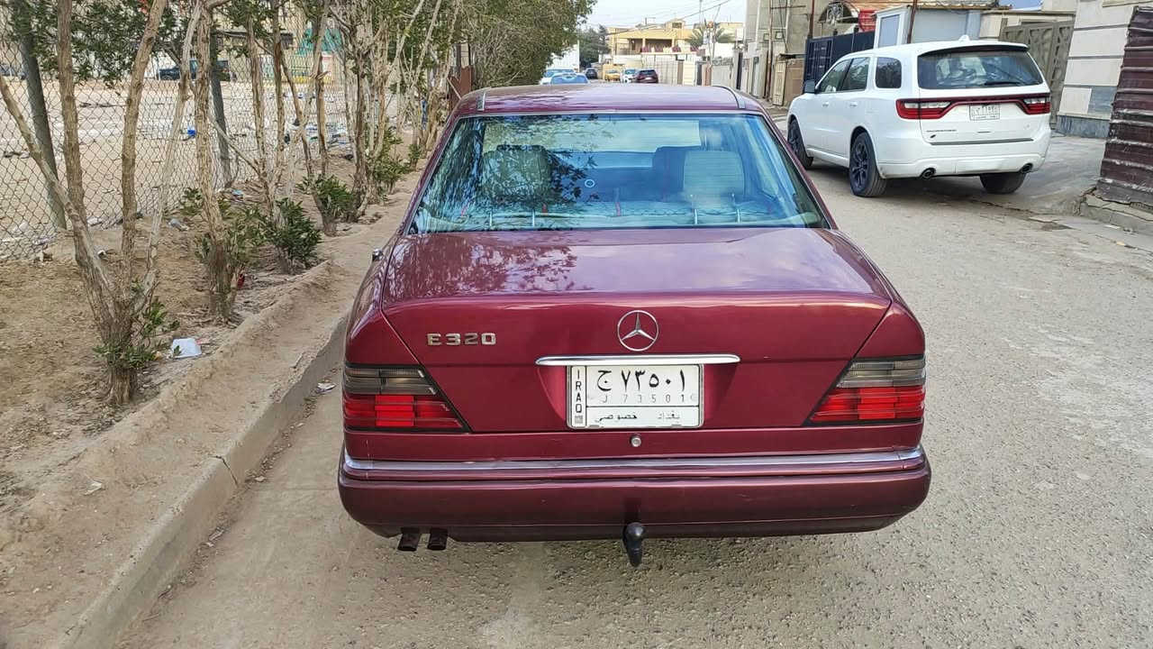 سلام عليكم
دب موديل 90 
مصبوغة عام داخل جلد رصاصي 
سلايت كهرباء كشنات كهرباء 
ويل كب تفاحة تخم تاير جديد 
تدفئة تبريد شغال 
صاج ملكي 
السعر 80 وبيها مجال بسيط 
مكانها بغداد الامين الثانية 
للاستفسار 

*********** فقط واتساب 
مكلف بلنشر تواصل وية الرقم
