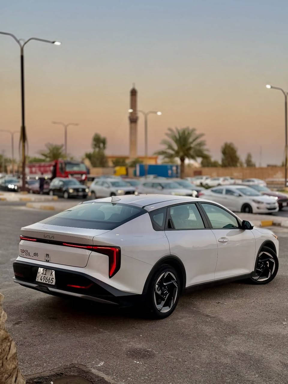 من بريد الصفحة 

السعر 16.700$ وبيه مجال للشراي

***********

مكان السياره الانبار فلوجه

السلام عليكم للبيع k4 موديل 2025 موصفات بصمه شاشه كبيره ولمس كامره دواره رادار مامي وخلفي رادار يمنه ويسره حساس اطارات سايد بريك كهرباء لد امامي وخلفي شغال بواب بصمه تشغيل عن بعد حجم المحرك 2000 دوش ماشيه 18.000mi وقابل للزياده ولكب كروم حجمه 18 انضمه قياده السياره حادث جاملغ وحافه البنيد صور حادث امريكا مرفقه بالمنشور
