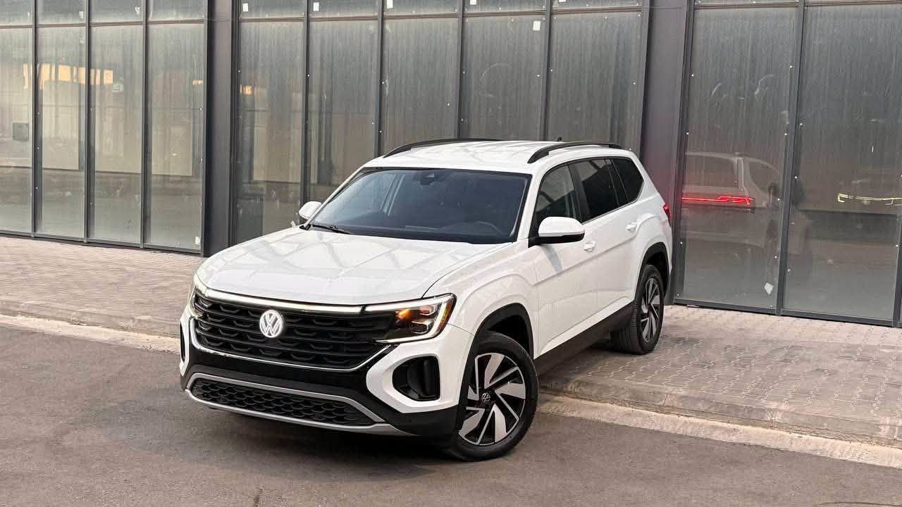 VW ATLAS 2025 SE
٢٠٢٥ ماشي ٣٨ الف 
حادث فقط بنيد صبغ 
بدون داخل و بدون شاصي 
أرباك ستيرن و بردة طاك رجع بلادي 
مواصفات
 SE 4MOTION فور ويل 
أمامي و خلفي LED ليد بلادي 
رادار أمامي و خلفي 
حساس خلفي و جانبي 
كاميرا صندوق شفت 
أبواب بصمة 
حجم ويل ١٩ اينج 
داخل  سيارة 🚘 
٧ راكب داخل ساج 
كشنات جلد و تدفئة و تبريد
شاشة كبيرة كيج أليكتروني 
تبريد مركزي باب خلفي بردة بلادي 
مكان سليمانية
سيارة رقم كاتي  (سليماني، أربيل ،دهوك)
سعر ٢٧٠$ ورقة و بيها مجال 
*********** واتساب
