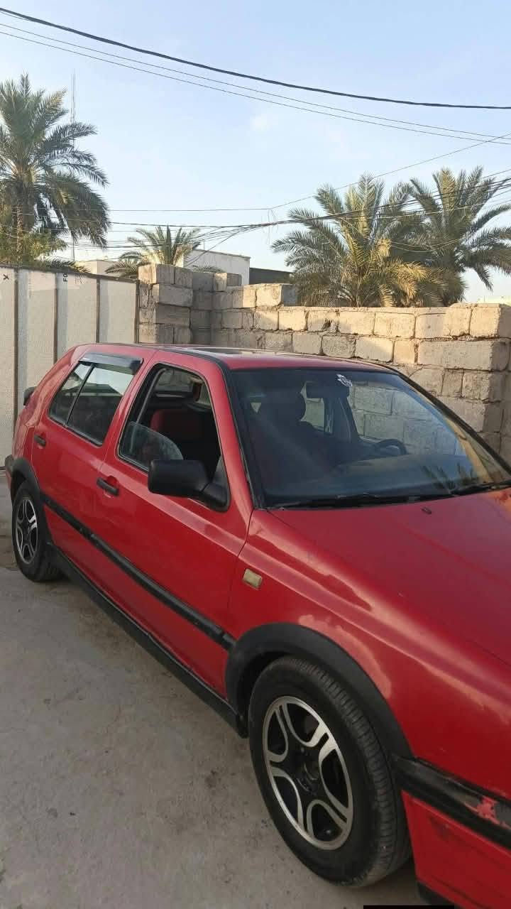 كولف موديل ١٩٩٣ كير عادي حاليا مكينه ٢٠٠٠ بدون ضربه سعر ٢٨ وبيهه مجال ***********
