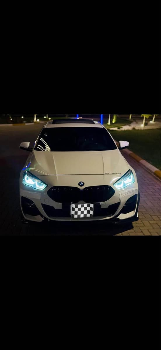 الفئة الثانية 228i • كاميرات 360 • فتحة بانوراما