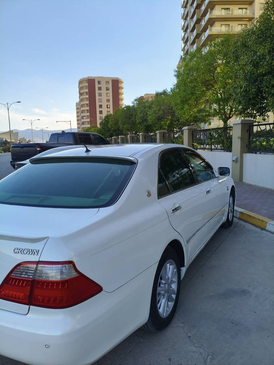 شاهینە 182 ,  ساخ ساخ مۆدێل 2007 ڕۆیاڵ 

شاهینە  ساخ ڕۆیاڵ مۆدێل ٢٠٠٧ بۆ فرۆشتن

* سیدی بۆکس  مارکەی ( MARK LEVENSION  )  کەم شاهینە لەم جۆرە مواسەفاتەیە 

* کونی گەرمی  گیراوە 

 * چوار تایەو ویلی لۆک لۆک 

" ویلەکانی سپێرە تازە بۆی بەستراوە 

* سالونسای  ( TOMS ) بیلاد

 * ڕۆیشتوو: تەنها ( 112.000) هەزار KM

* دوو بەشی خوارەوەی دەرگای سایەق پێش و دوا بۆیاخی یابان وە لێدراویەکی زۆر کەمی چاملغی سەکن پێشەوەی هەیە زۆر کەمە 

تایبەتمەندی و مواستەفات:

 * سێ دووگمە ( 3 ) 

 * ناو ڕەساسی (ناوەوەی زۆر خاوێن )
 
 * (پەردەی کارەبایی) ( 3 ) سێ پەردە بیلاد 

 * ئۆتۆمبێلەکە زۆر پاك و خاوێنە، تەقە و ڕەقەی نییە، گێڕ و مەکینەی بە شەرتە  بێ هیچ مەسرەفێک.
نرخ:   85  گەڵا — معامەلەیەکی کەمی برایانە 

📞 ژمارەی پەیوەندی  (    ***********    )
📍 شوێن: [سلێمانی]
