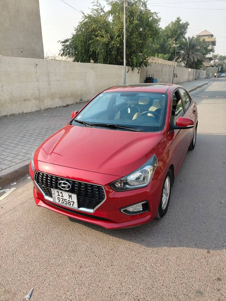 للبيع Hyundai Reina 2020 وارد خليجي سيارة مرتبة ونظيفة، استخدام شخصي 🌸
موديل: 2020

 محرك: 1400

الممشى: 42 ألف (وقابل للزيادة)

السيارة بحالة جيدة جداً ونظيفة من الداخل والخارج، جاهزة وبدون أي نقص.

التكييف شغال وبحالة ممتازة، اقتصادية جداً بالوقود.
السعر: 110 ورقة (قفل / نهائي) 
العنوان بغداد / ‭***********‬
