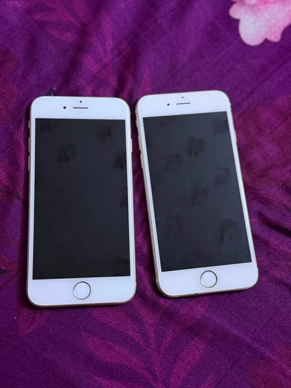 آيفونات 6 g ذاكره 16 ثنينهن ب 50 الف واحد بي نقطه بل شاشه بس يلمس طبيعي
