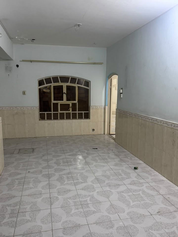 حي السلام شارع أبو الدجاج • ١٢٠م • ايجار