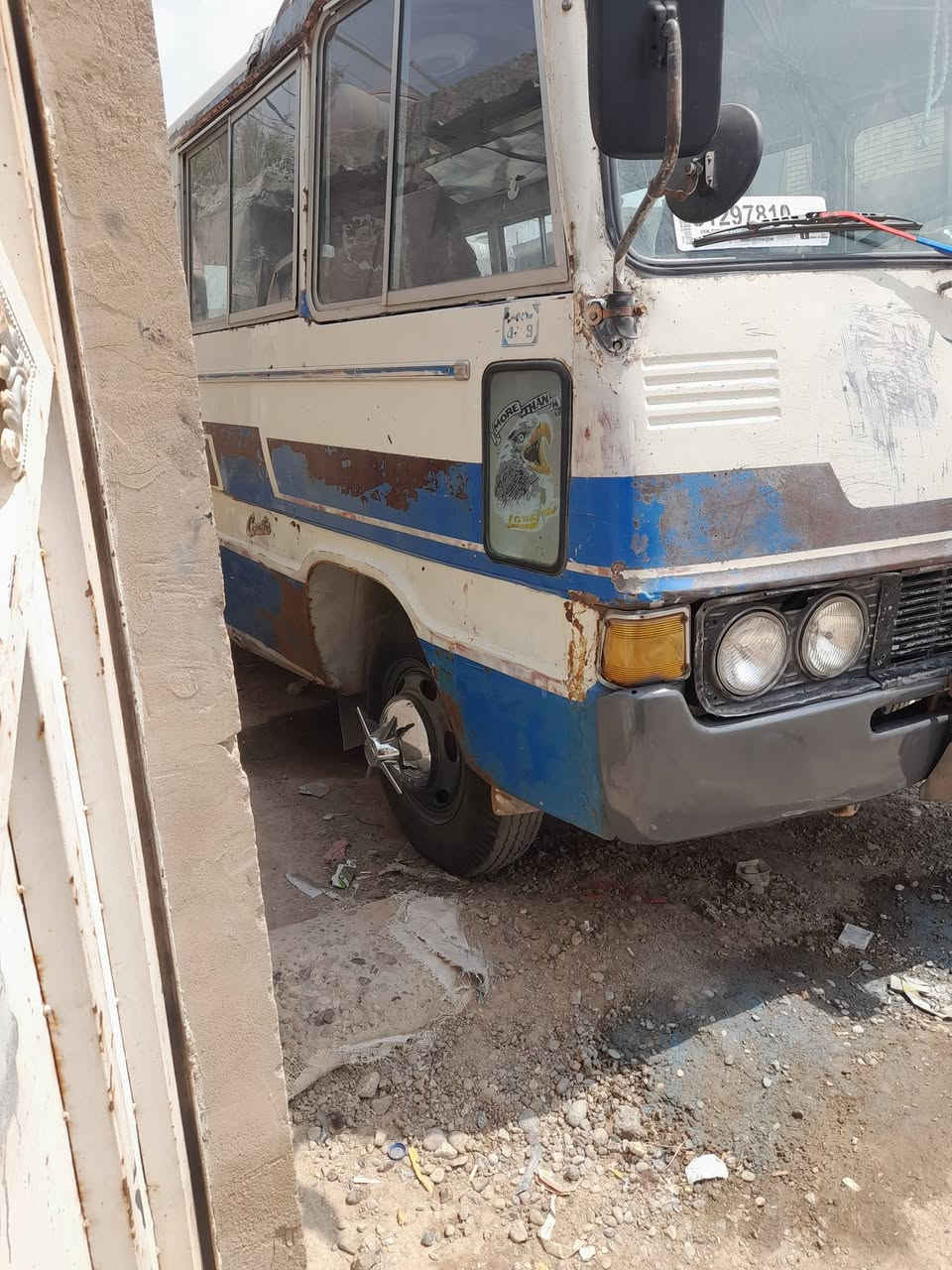 السلام عليكم كوستر مديل ٨١ محرك بلادي جيد تايرات جيده صاحبها الشرعي بالموصل موجود مكاني بغداد المشتل مابيها اي نقص كبل لشارع باقي تفاصيل ع المبايل الرقم ***********
