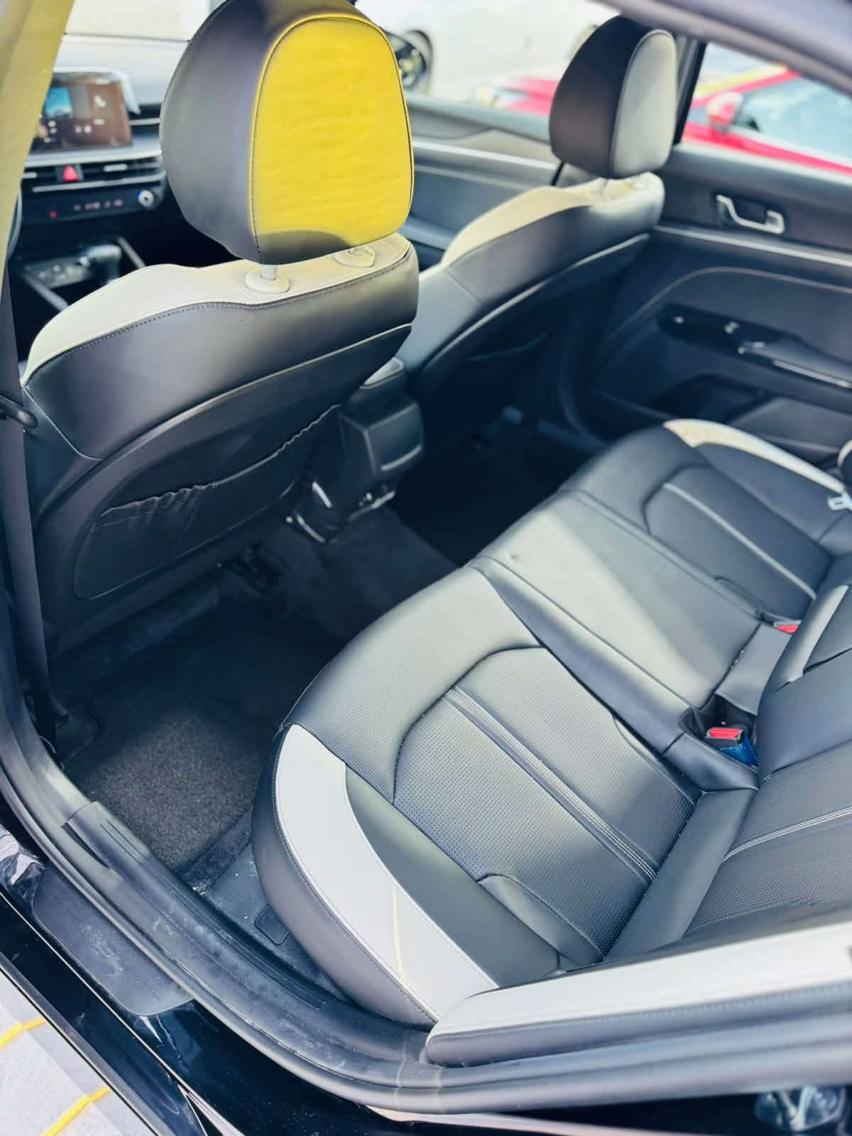 2026 KIA K5, GT-LINE

نــوع الــمـركـبة:-   K5 -   GT lian  )🇺🇸

الـــــمــوديــــل:-2026 الشكل الجديد

اللون اسود 🩶🩶🩶

حــجـم الـمـحرك:-  2500

الــــعـــــــــداد:2 الف ميل فقط 

:-  رقم سليمانيه هزه وفحص وترقيم جديد

بصمه تشغيل + ابواب

داش كام خلفي وامامي

تشغيل عن بعد ( Remote Start )

داخل جلد ( اسود وابيض مطرز  مختمة GT)

كشنات كهربائيه مع تدفئه مختم GT

تحكم ستيرن جهـتين

شحن لاسلكي

لايت زينون ٣ عدسات ديناميكي

كشافات زينون

بك لايت لد متصل

رادار امامي + خلفي + جانبي

نظام النقطه العمياء مع تحذير الاصطدام مع خاصيه التوقف التلقائي 

مثبت سرعه ذكي تفاعلي مع الرادار

نظام كشف حركه المرور الخلفيه

مساعدة البقاء في المسار 

مساعد الخروج الامن عند فتح الابواب 

شاشة وسطية تدعم Apple CarPlay & Android Auto 

درايف مود ٤ وضعيات للقياده Normal,sport,sport plus ,custom 

نظام ترحيب عند الاقتراب

فتح الجنطه عند الاقتراب

الضرر  - بونيد مبدل وكالة  

السعر  217 ورقه وبي مجال 

ديالى خانقين 

***********

متوفر واتساب او الاتصال عالرقم
