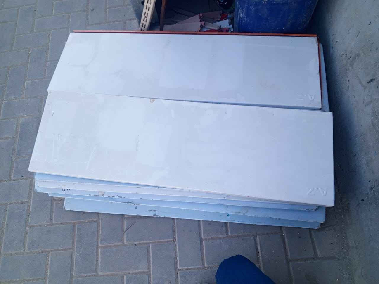 غراض محل اسواق للبيع رفوف جداري كامل رف وسجه وحماله سفينه اربعه متر سفينه دائرية كيكه 
مكاني بصرة  حيانية *********** البصرة, العراق
