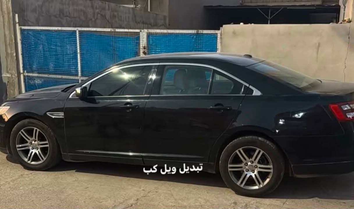 سلام عليكم
فورت تورس 2015

سياره جان بيه حادث 

كملته جاهز بدون صبغ

محرك حداديه كله جاهز 
سعره 75 بيه مجال 

***********
