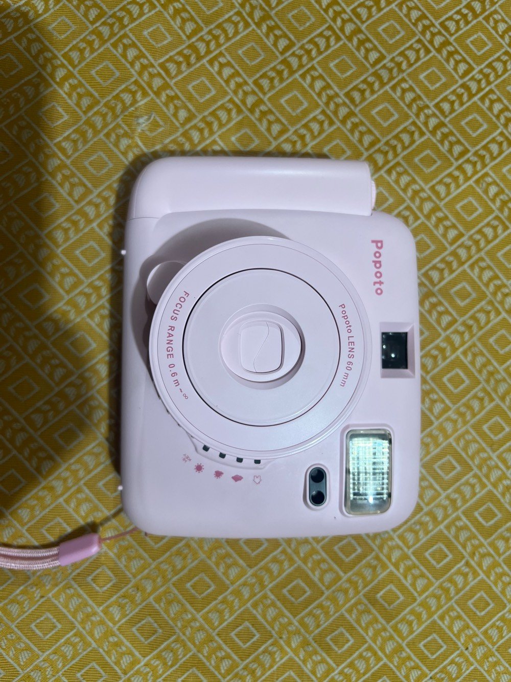 اسم الكاميرا هو Popoto Mini X Instant Camera 📸،
كاميرا صغيرة وكيوت، مثالية للصور والذكريات والمناسبات 💕
✨ تطبع الصور بشكل فوري
✨ تصميم أنيق وحجم عملي
✨ سهلة الاستخدام ومناسبة للهدايا
✨ تأتي مع علبتها الأصلية وكتيب التعليمات

📦 الحالة: جديدة/نظيفة جدًا
💰 السعر: [60,000]
📍 المكان: [ بغداد/الحريه/الدور]

للمهتمين والاستفسار راسلوني خاص 💌