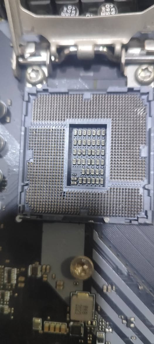 السلام عليكم مذربورد Msi b460 TomaHawk
عاطل ساكت بي بنات معوجه فحم 40 الف التواصل واتس اب ***********
