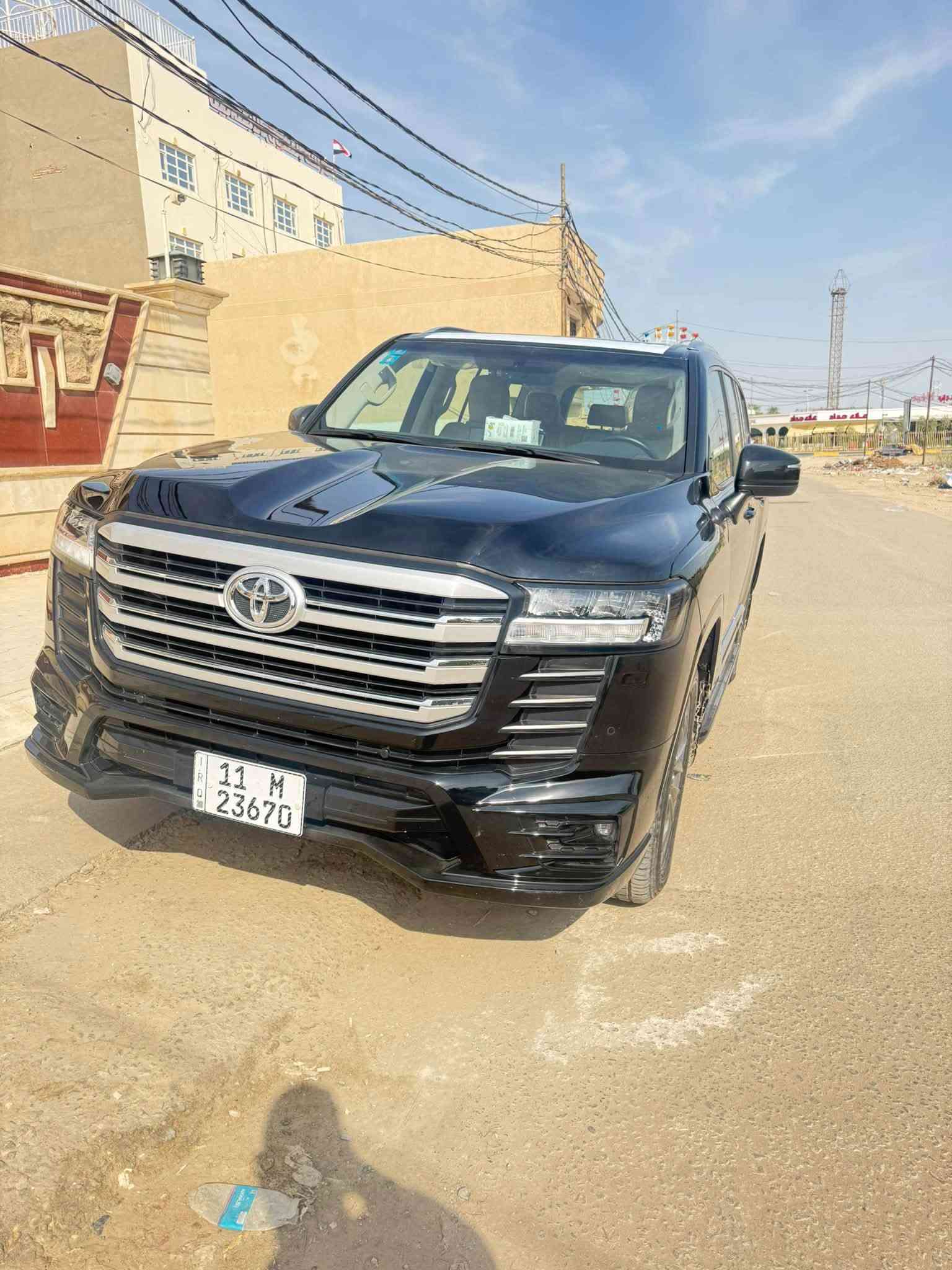 لاندكروز 2023 
لاندكروز للبيع موديل 23 مواصفات بريم مكفولة كفالة عامة رقم بغداد ماشية 6000  كم يعني زيرو وبعدها بوضع الوكالة مابيها اي ملاحظة سعرها 65000 $ مكانها ديوانية اي استفسار 
***********
