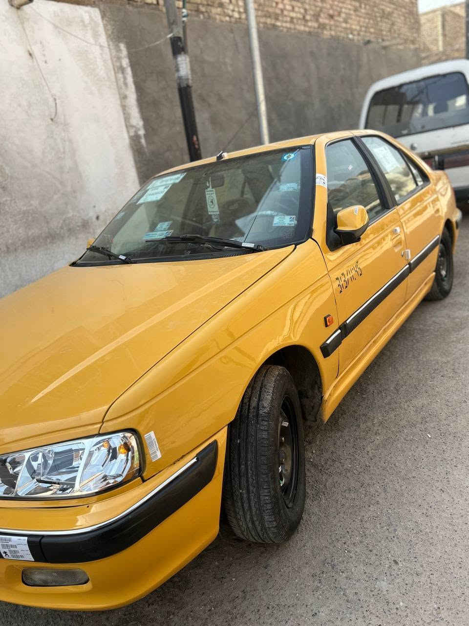 السلام عليكم بيجو بارس موديل2015 كير يخبل ومكينه حلوة ناعمه السيارة نضيفه بيهه هلال ورة ثنين معمرات سيارة كشرتهة تخبل نضيفه صندوك بي شويه تكحيل فقط السعر39 وبيها مجال مكاني بغداد مدينه الصدر السياره باسم ولد صاحبي تحويل مباشر ثاني يوم *********** عوزهة بس شاشه للجماليه ماتكلف25الف
