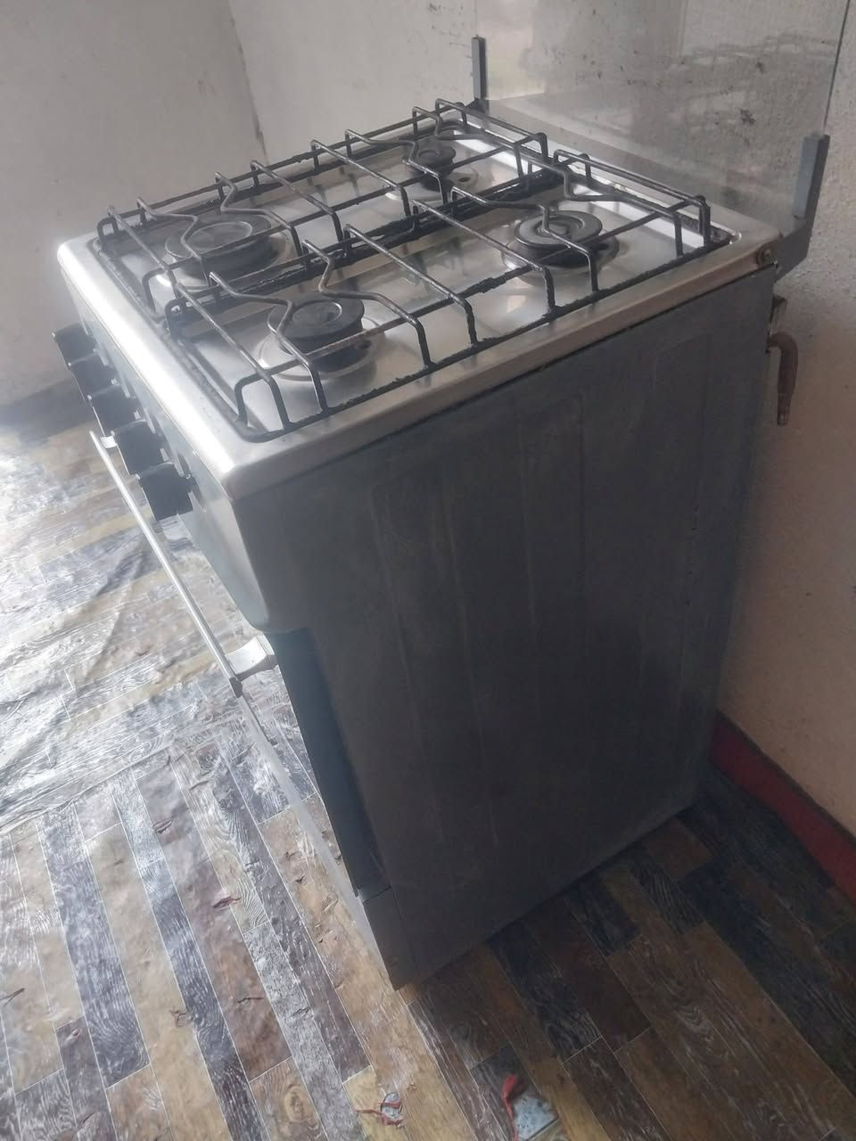 طباخ كلش نضيف كله شغال شرط ع فحص ناره كلش حلوه فرن وعيون  سعر 50 نهايته عنوان كوت الزهراء ***********
