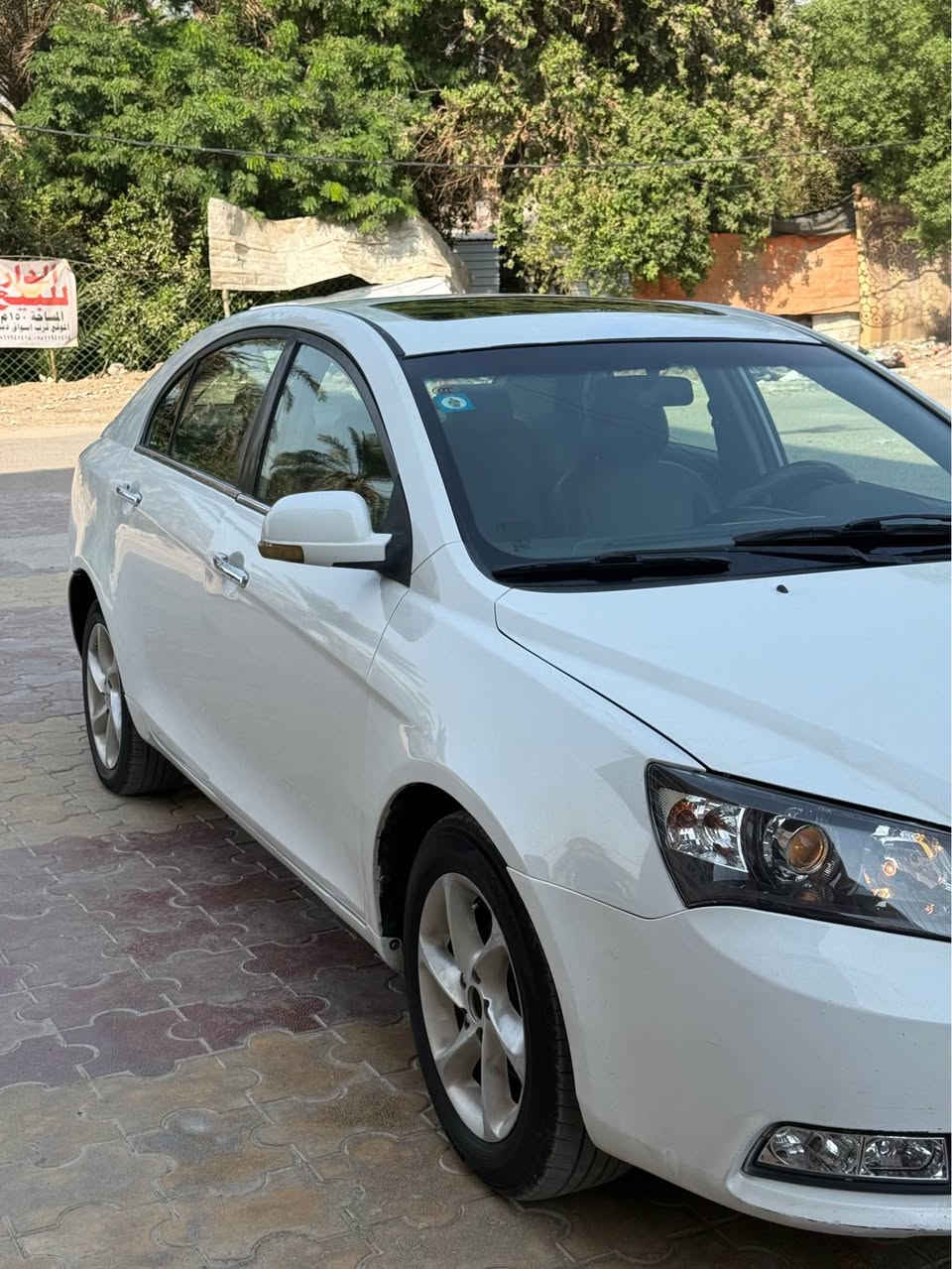 جيلي امكراند c7 موديل ١٣ رقم بغداد إنكليزي رقم وهزة وسنوية جدد باسمي سياره بلاديه مكفوله فقط كد شبر بالجاملغ الأمامي محرك كير بلاديات مكفولات تبريد ثلج تايرات جدد  حداديه جاهزة مكانها بغداد حي الجهاد السعر ٥١$ 
رقم الهاتف *********** بغداد, العراق
