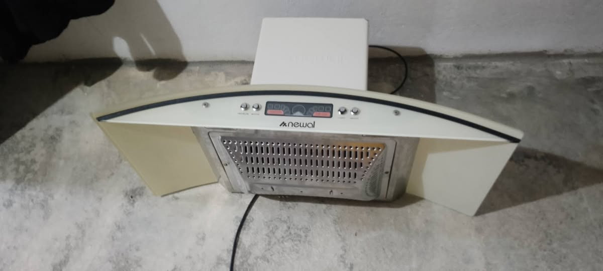 السلام عليكم مكلفه بالنشر ساحبات للبيع نضافه 99بالميه التواصل اتصل ع الرق غير متواجده ع فيس ***********
