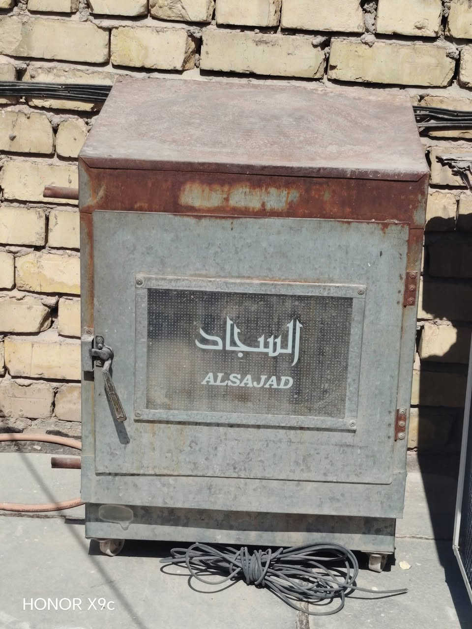 سلام عليكم
قراض مستعملات للبيع
مبرده كونفيره نضيفه مستخدمه سنه وحده سعره 100
مبرده وسط ماطور سرعتين حديد سعره  80
تنور خبز ومشواء سعره 30
بايسكل رياضه سعره 60
 وتساب ***********
اتصال ***********
